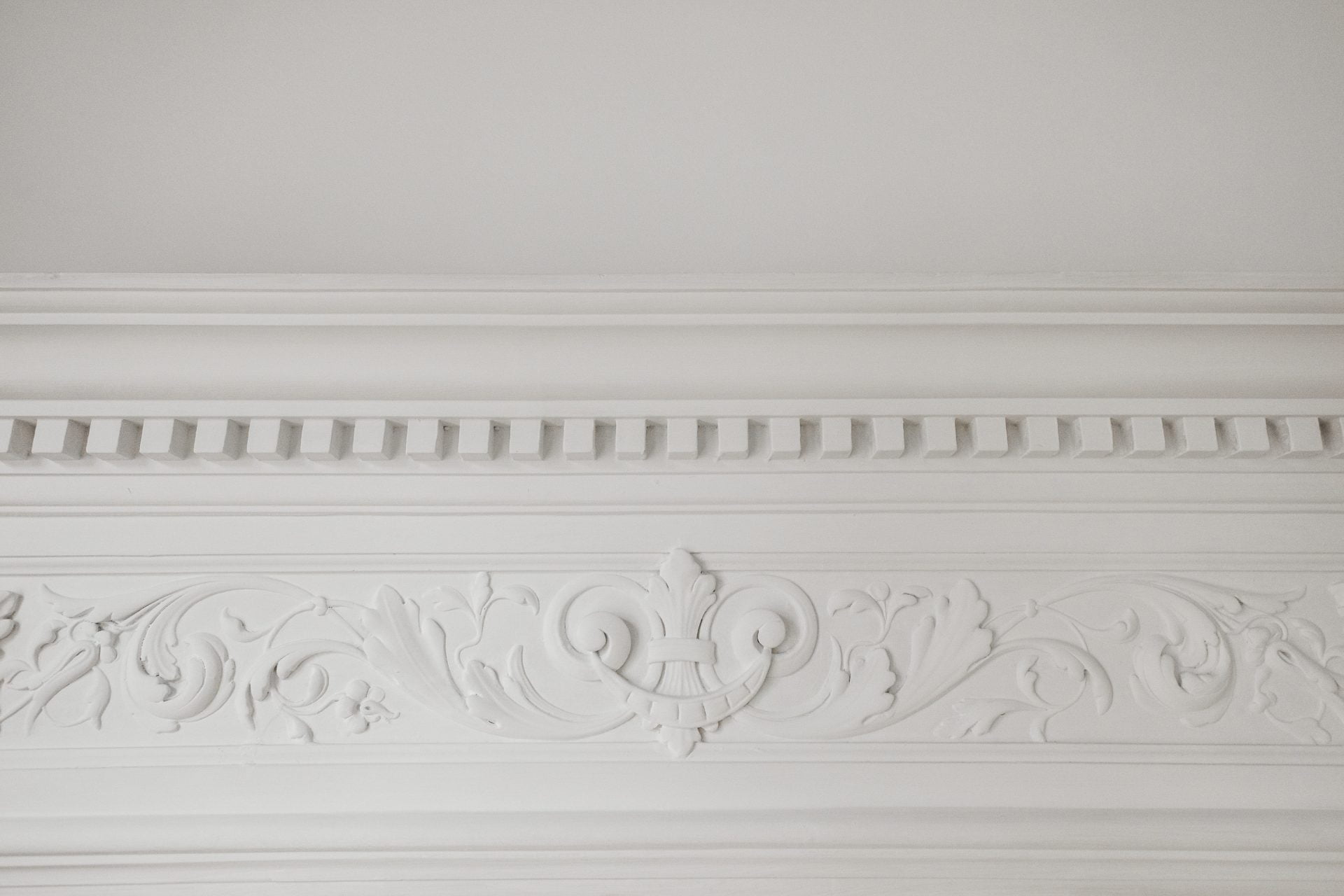decorative-ornaments-on-the-ceiling-2023-11-27-05-03-00-utc